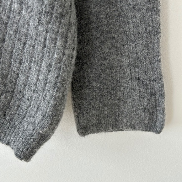 Girl By Band Of Outsiders Gray Crewneck Sweater - Picture 12 of 16